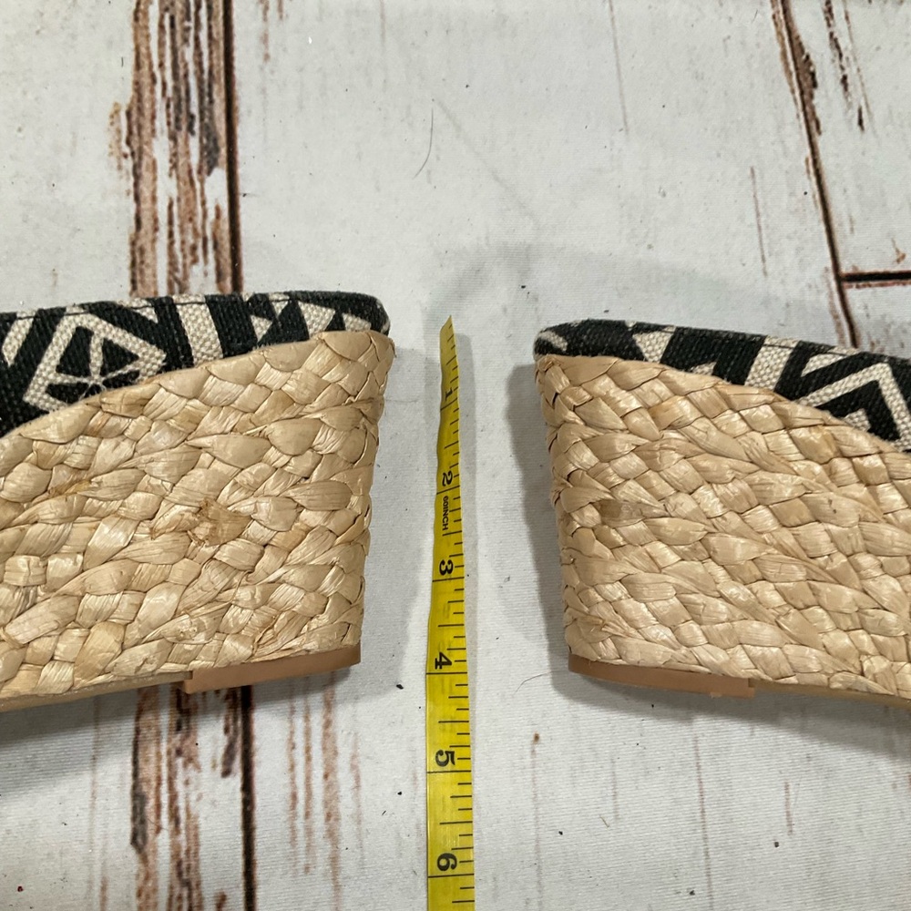 CL BY LAUNDRY DAYSIE MULE PEEP TOE RAFFIA WEDGE HEELS. - Picture 9 of 11